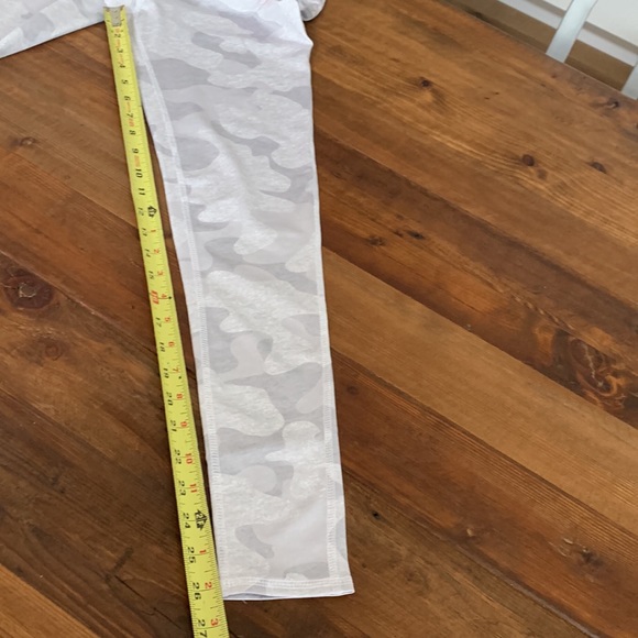 NWOT University of Denver Camo Sports Leggings - Picture 6 of 10